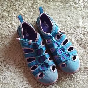 Duluth Trading Co shoes